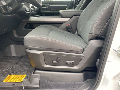 New 2026 RAM 2500 Big Horn AWD/4WD image 15