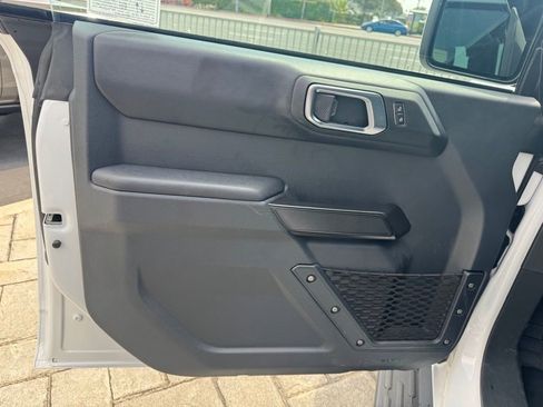 Used 2025 Ford Bronco Outer Banks AWD/4WD image 13