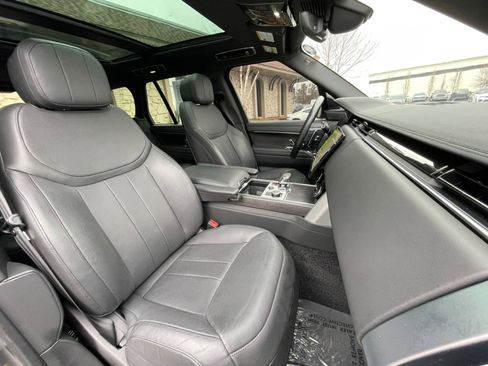 Used 2023 Land Rover Range Rover SE image 14