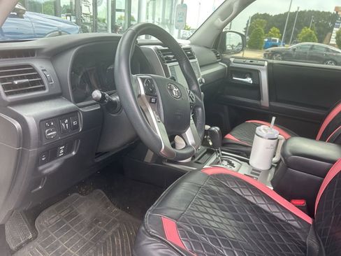 Used 2021 Toyota 4Runner SR5 AWD/4WD image 8