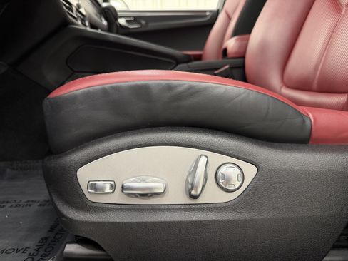 Certified 2023 Porsche Macan GTS AWD/4WD image 33