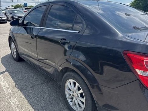 Used 2017 Chevrolet Sonic LT FWD image 4