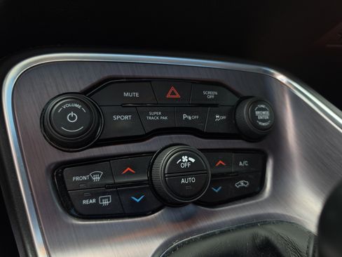 Used 2018 Dodge Challenger R/T Scat Pack RWD image 24