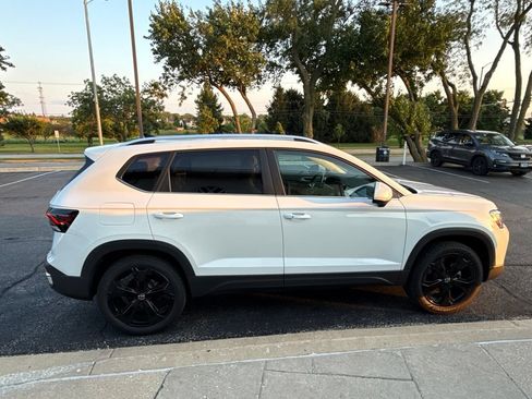 Used 2026 Volkswagen Taos SEL w/ Black Wheel Plus Package AWD/4WD image 7
