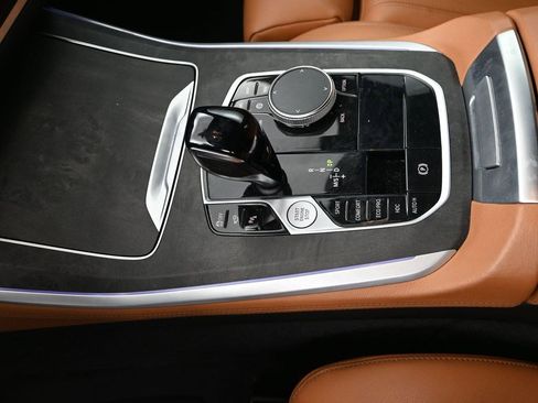 Used 2022 BMW X5 xDrive40i w/ Premium Package AWD/4WD image 11