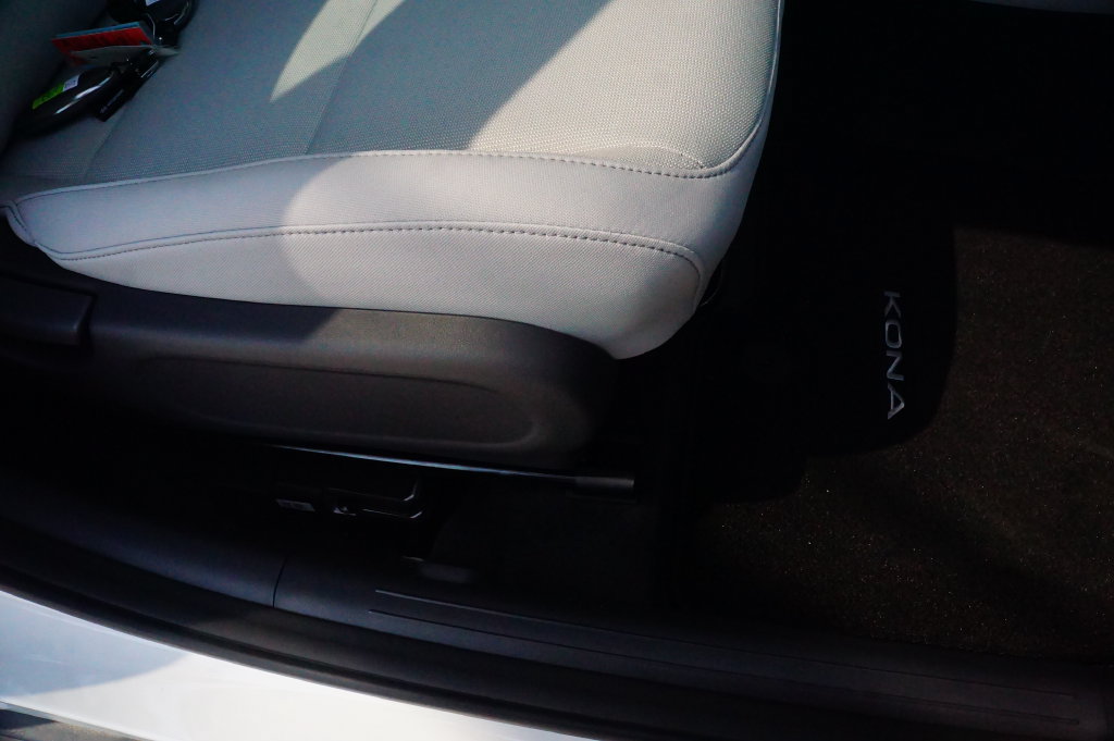 New 2027 Hyundai Kona SE FWD image 22