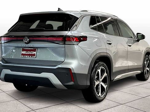 New 2026 Volkswagen Tiguan SE image 4