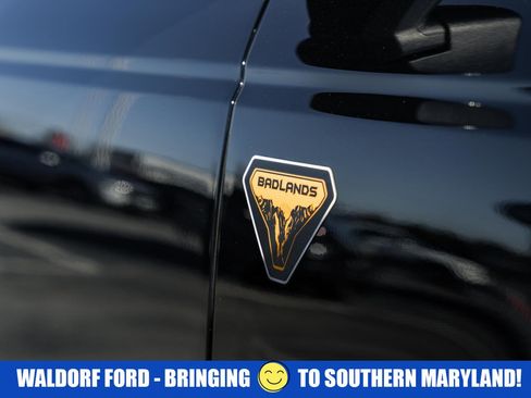 Used 2023 Ford Bronco Badlands image 15