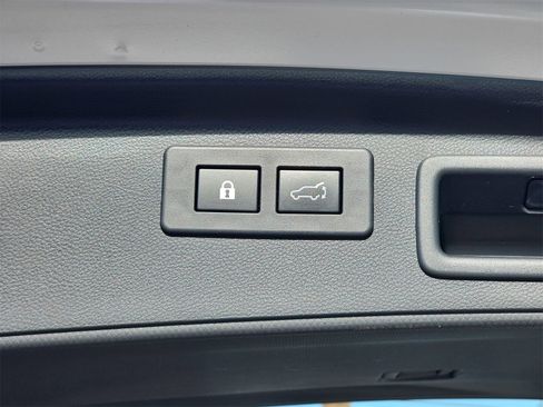 Used 2023 Subaru Forester Premium image 13