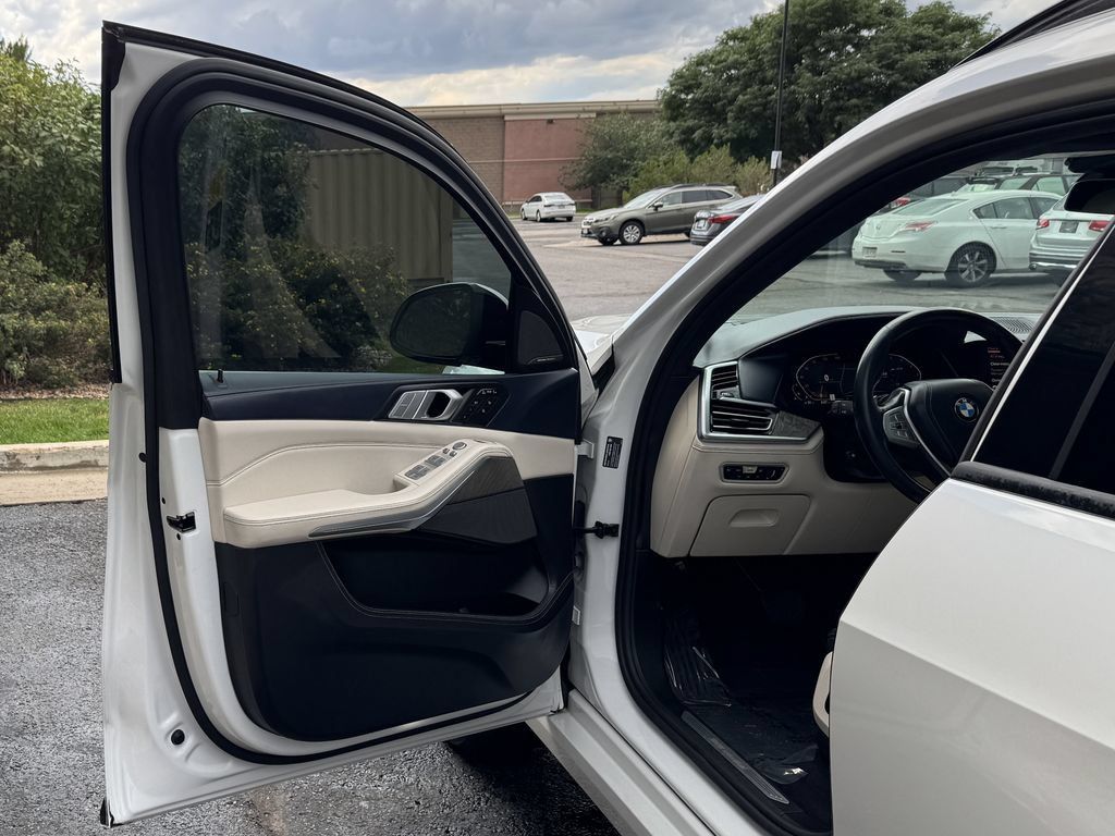Used 2019 BMW X7 xDrive40i w/ Premium Package AWD/4WD image 18