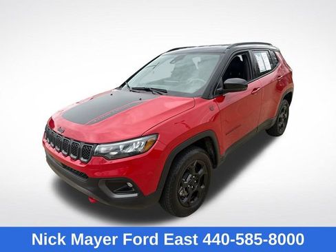 Used 2024 Jeep Compass Trailhawk AWD/4WD image 3
