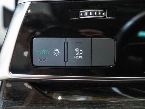 Used 2025 Audi Q7 3.0T Premium Plus AWD/4WD image 25