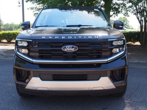 Certified 2025 Ford Expedition Platinum w/ Platinum Ultimate Package AWD/4WD image 2