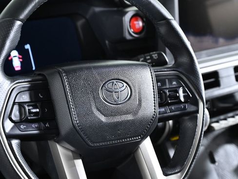 Used 2025 Toyota 4Runner TRD Off-Road AWD/4WD image 18