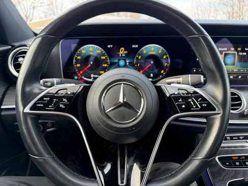 Used 2022 Mercedes-Benz E 350 4MATIC Sedan image 11