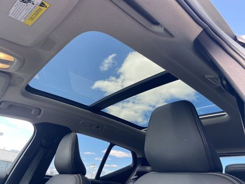 Certified 2024 Volvo XC40 B5 Plus w/ Protection Package Premier image 17