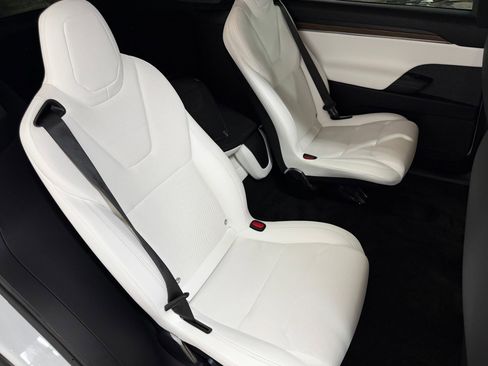 Used 2023 Tesla Model X image 42