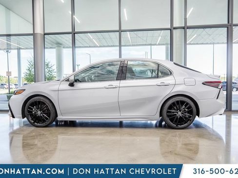 Used 2024 Toyota Camry XSE FWD image 2