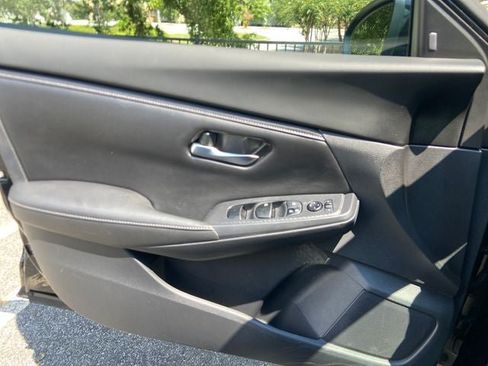 Used 2022 Nissan Sentra SV FWD image 9