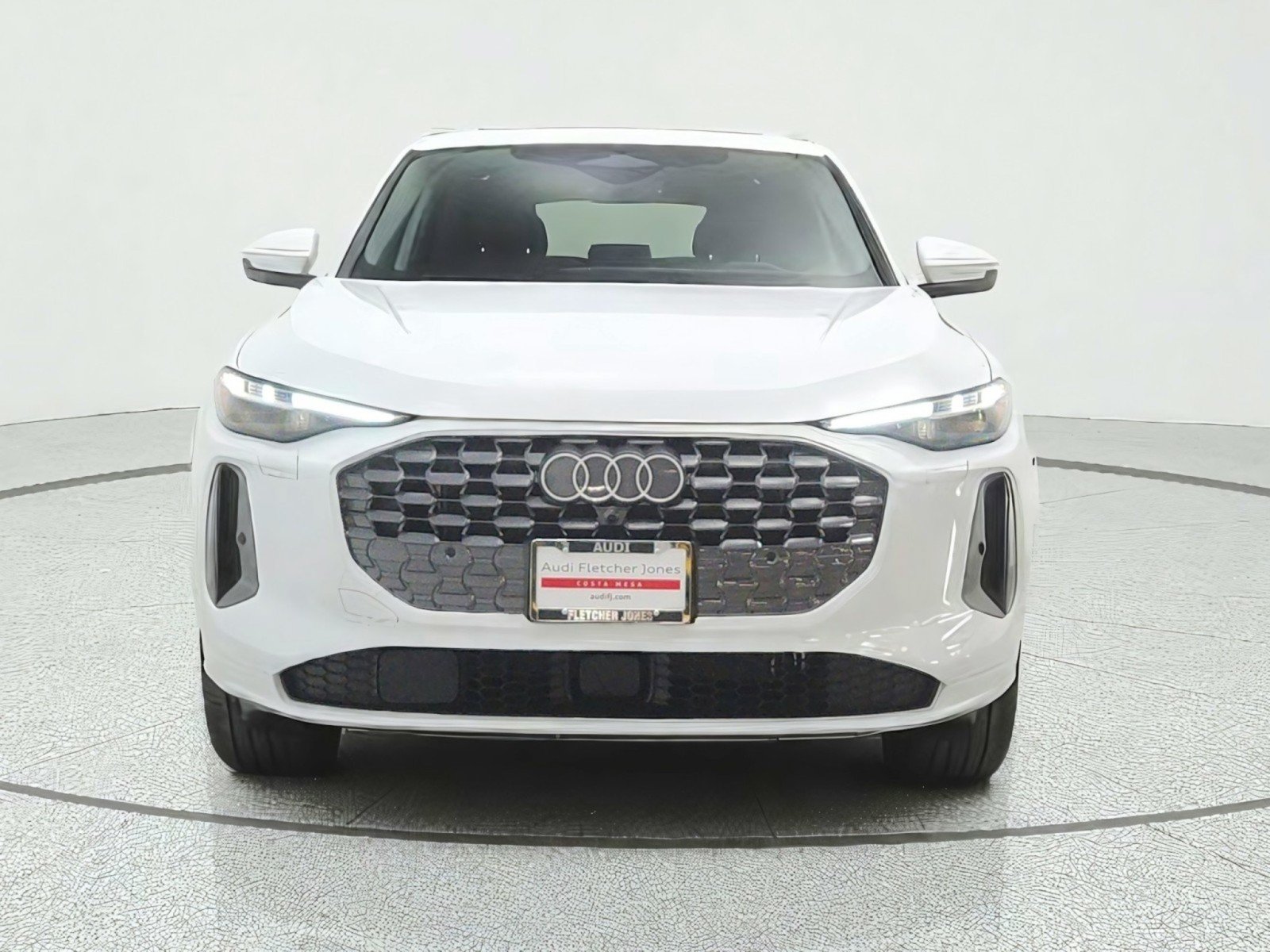 Used 2025 Audi Q5 Premium Plus w/ Premium Plus AWD/4WD image 2