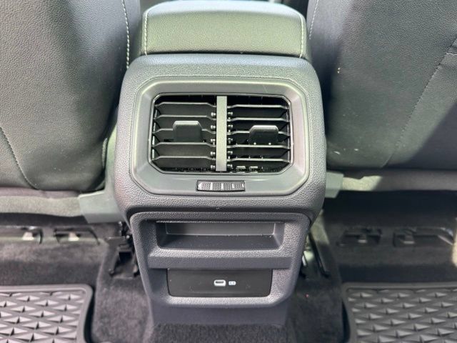 Certified 2022 Volkswagen Taos SEL w/ Panoramic Sunroof Package AWD/4WD image 12