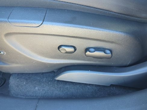 Used 2019 Buick Encore Preferred image 9