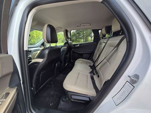 Used 2022 Ford Escape SEL image 16