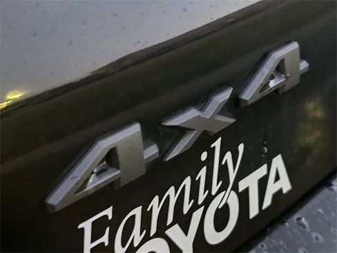 Used 2022 Jeep Compass Trailhawk image 8