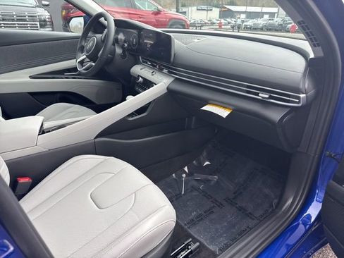 New 2026 Hyundai Elantra Limited FWD image 9