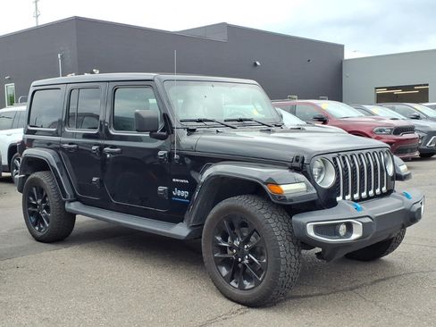 Used 2023 Jeep Wrangler Unlimited Sahara w/ Cold Weather Group AWD/4WD image 1