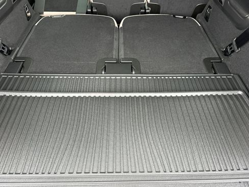 New 2026 Volvo XC90 B5 Core w/ Protection Package Premier image 15