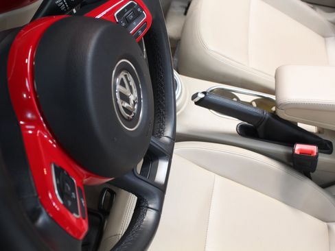 Used 2014 Volkswagen Beetle TDI FWD image 57
