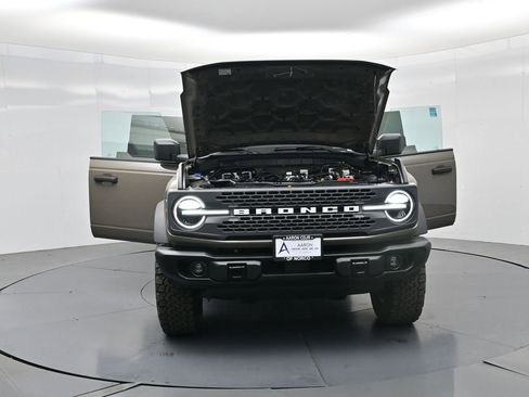 Used 2025 Ford Bronco Badlands image 36