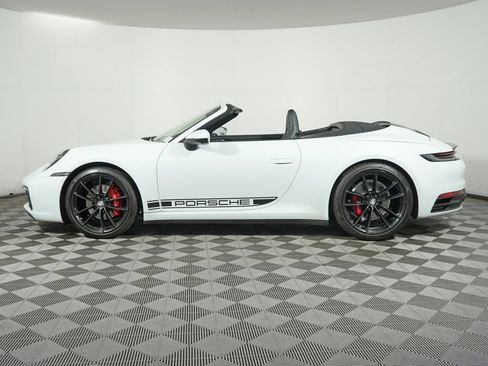 Used 2022 Porsche 911 Carrera RWD image 2