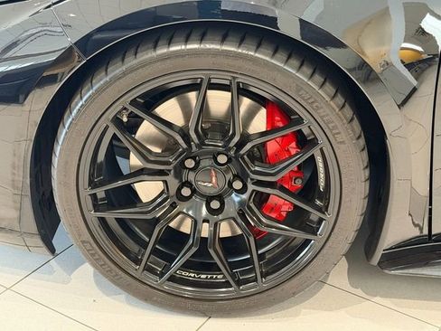 Used 2025 Chevrolet Corvette Z06 w/ Stealth Interior Trim Package RWD image 16