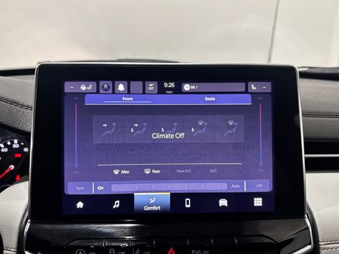 Used 2023 Jeep Compass Limited image 36