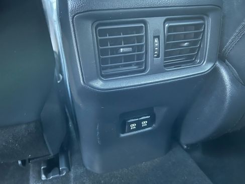 Used 2020 Toyota RAV4 Limited image 23