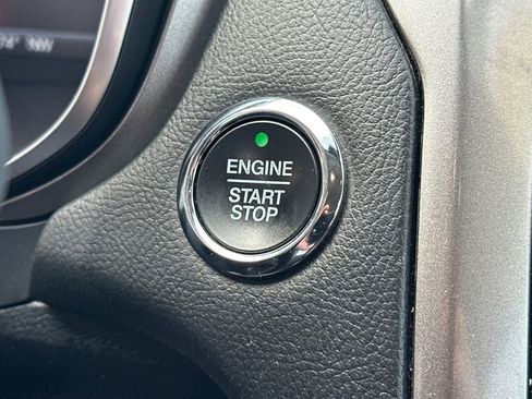 Used 2019 Ford Fusion SE image 22