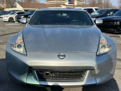 Used 2009 Nissan 370Z Touring image 3