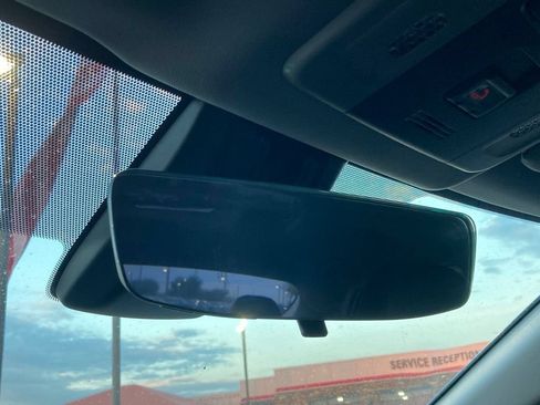 Used 2022 Toyota Camry SE FWD image 24