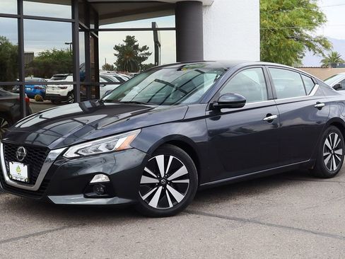 Used 2020 Nissan Altima 2.5 SL image 2