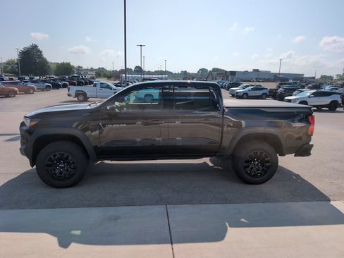 Used 2026 Chevrolet Colorado Trail Boss AWD/4WD image 5