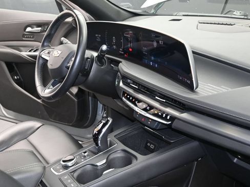 Used 2025 Cadillac XT4 Premium Luxury FWD image 26