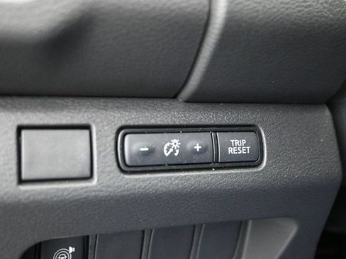 Used 2026 Nissan Frontier SV RWD image 21