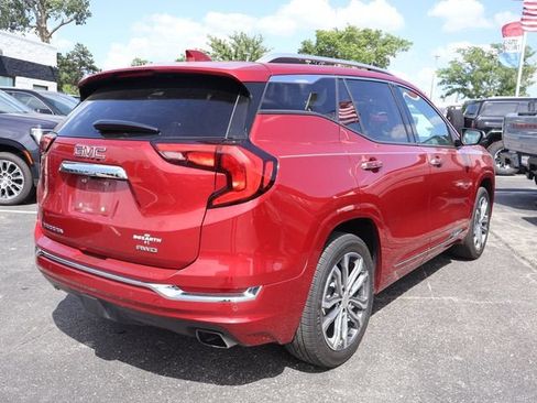 Used 2020 GMC Terrain Denali w/ Denali Premium Package AWD/4WD image 8