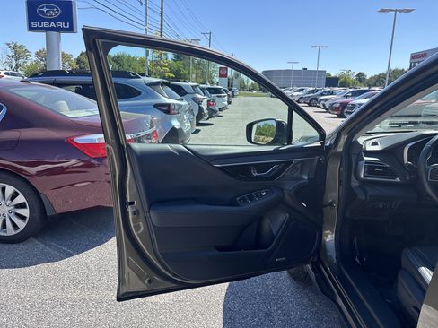 Used 2020 Subaru Outback Limited AWD/4WD image 16