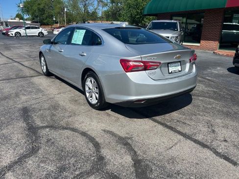 Used 2021 Chevrolet Malibu LT image 3