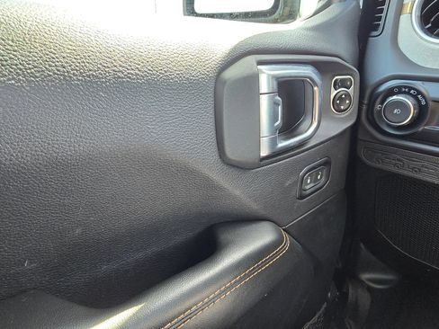 Used 2024 Jeep Wrangler Unlimited Sahara AWD/4WD image 59