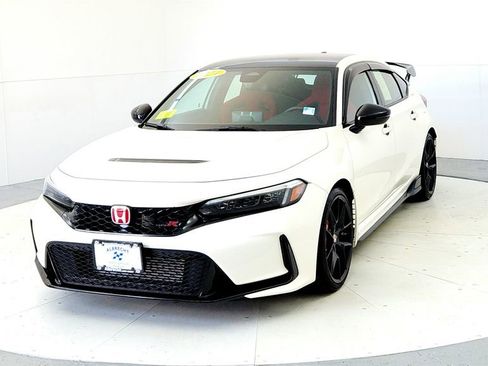Used 2024 Honda Civic Type R image 2