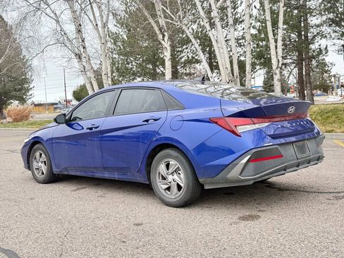Used 2025 Hyundai Elantra SE image 5